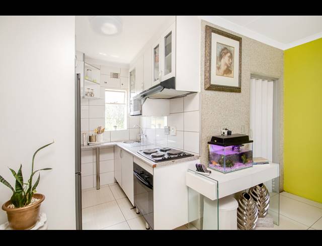 2 BEDROOM APARTMENT FOR SALE IN FLEURHOF